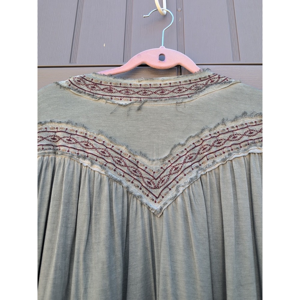 POL boutique Green Boho Top Womens Small Long SleeveRaw Hem Accent - Picture 11 of 12